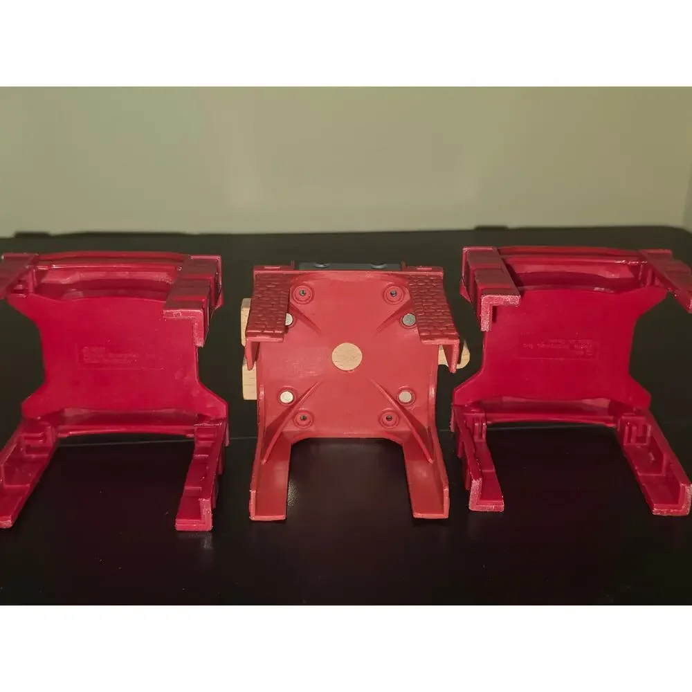 Thomas & Friends Wooden Railway RARE Red Elevated Bridge Supports & Track Pieces
